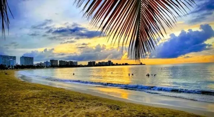 Condominio Saint Tropez San Juan 0*,